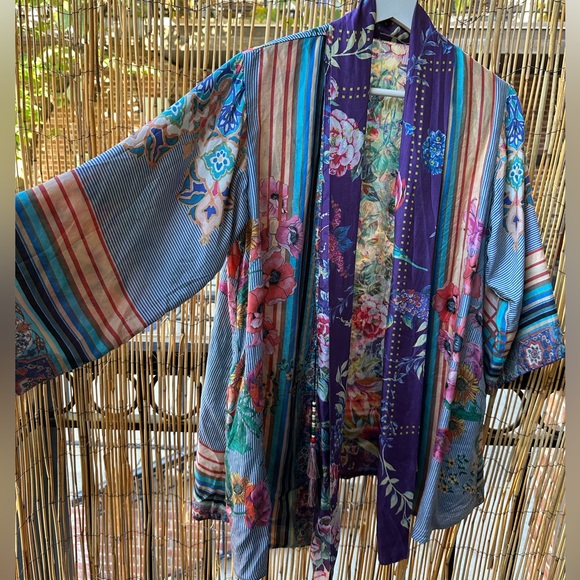 Johnny Was Reversible Silk Kimono with Pockets - Picture 3 of 13